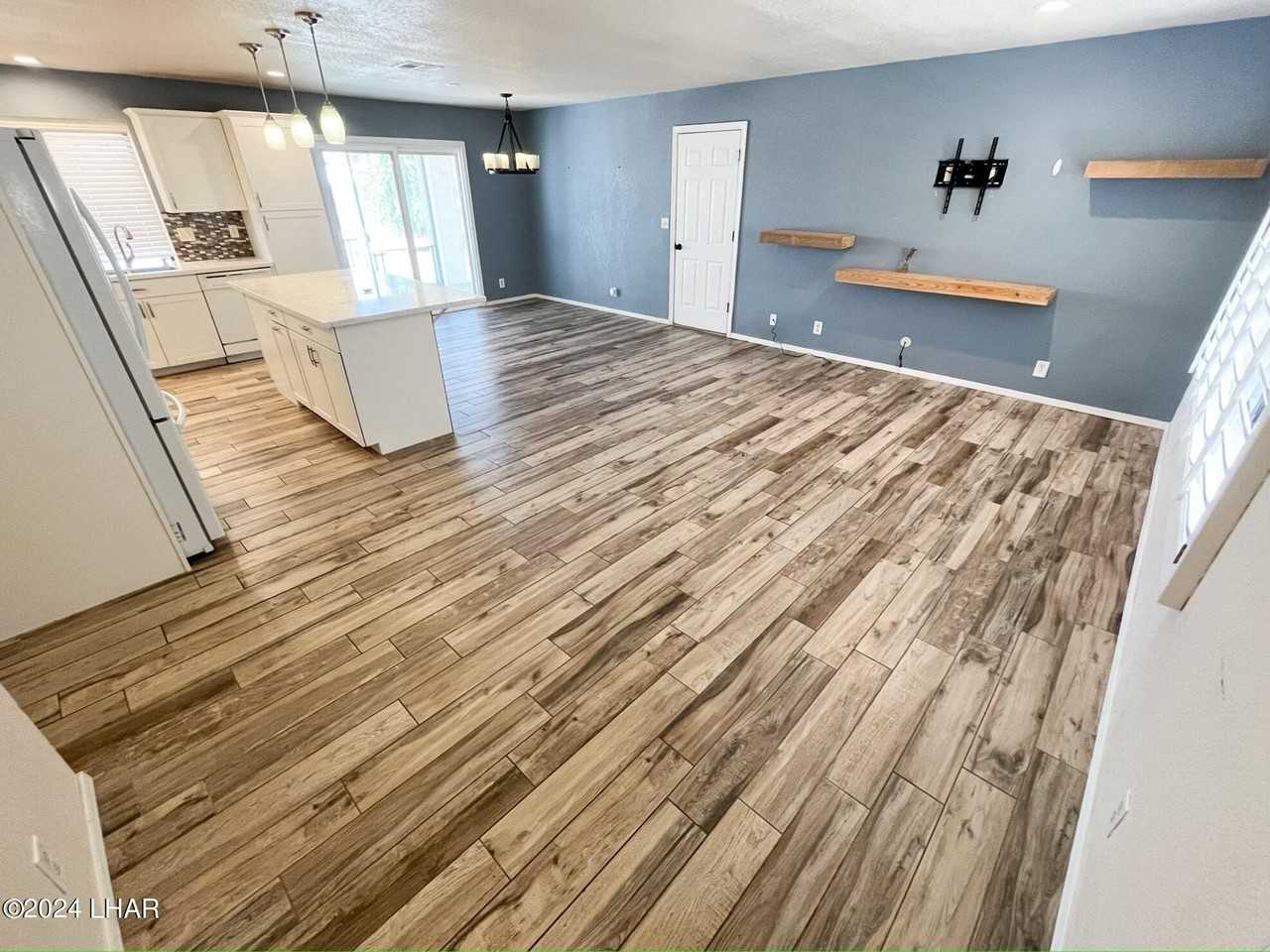 3455 Offshore Dr - Photo 2 of 19