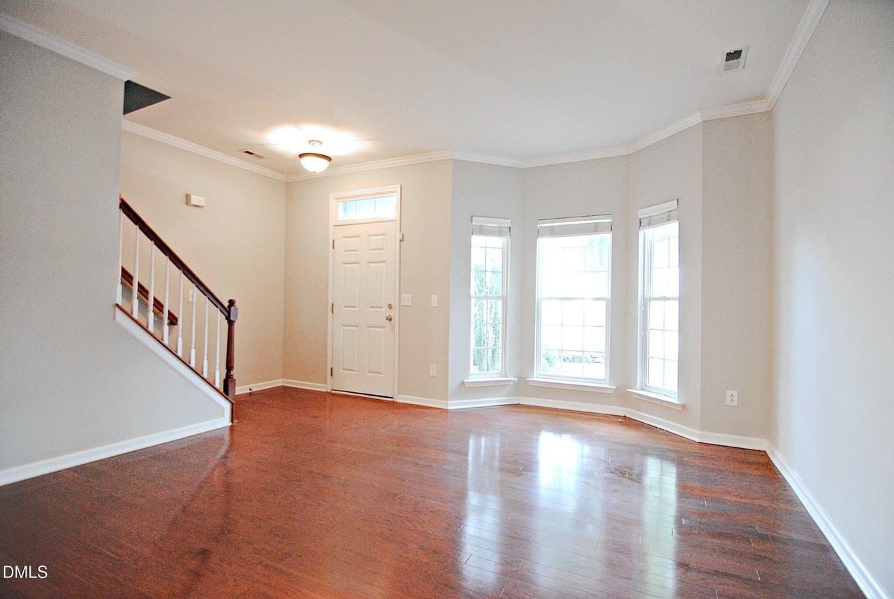 10722 Edmundson Ave - Photo 2 of 23