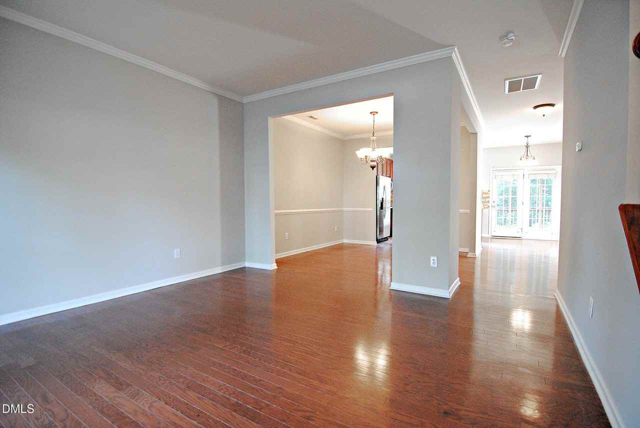 10722 Edmundson Ave - Photo 3 of 23