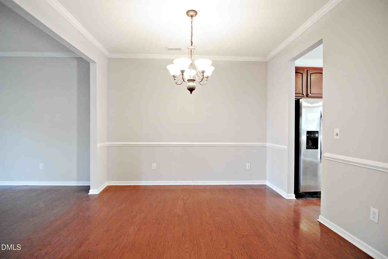 10722 Edmundson Ave - Photo 4 of 23