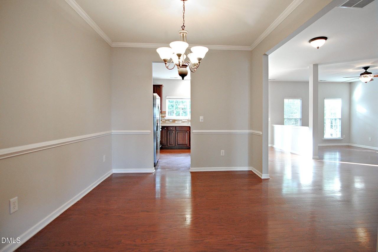 10722 Edmundson Ave - Photo 5 of 23