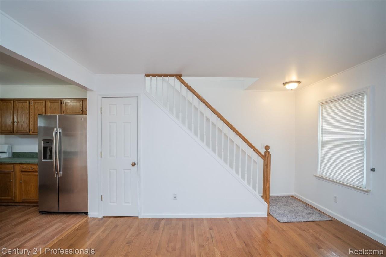 23060 Berdeno Ave - Photo 5 of 28