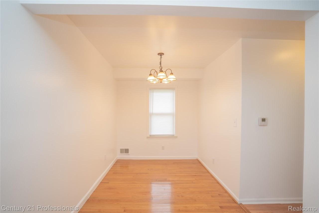 23060 Berdeno Ave - Photo 6 of 28