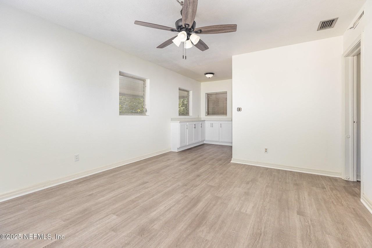 6022 Sudbury Ave - Photo 4 of 23