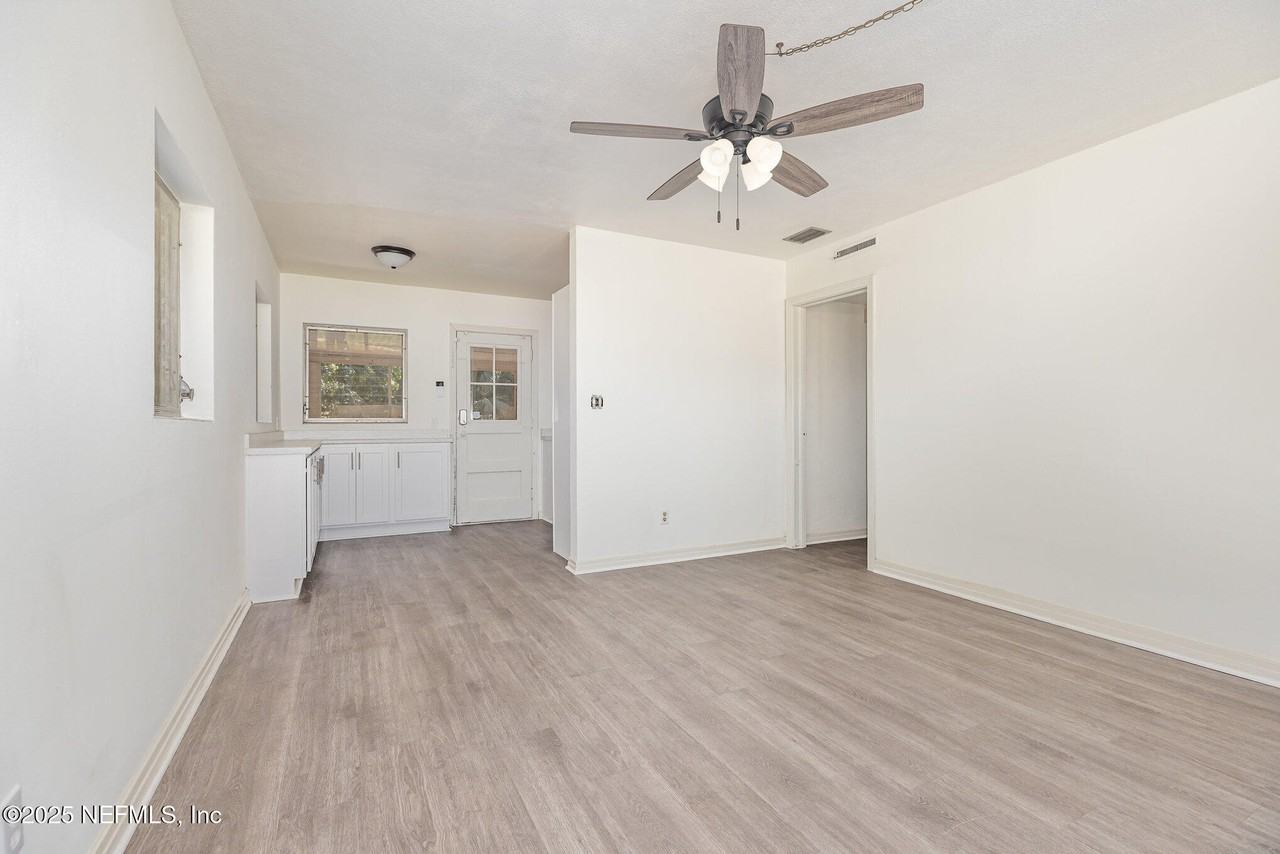 6022 Sudbury Ave - Photo 5 of 23