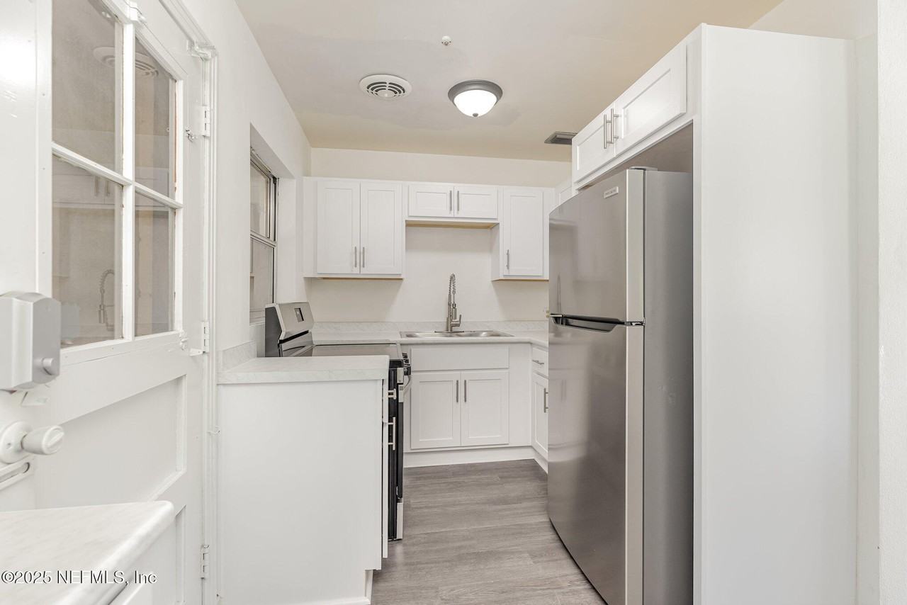 6022 Sudbury Ave - Photo 7 of 23