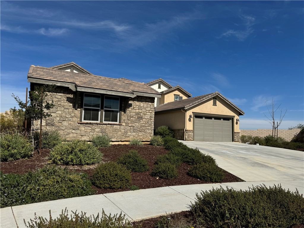 13562 Pointer Ct - Photo 2 of 42