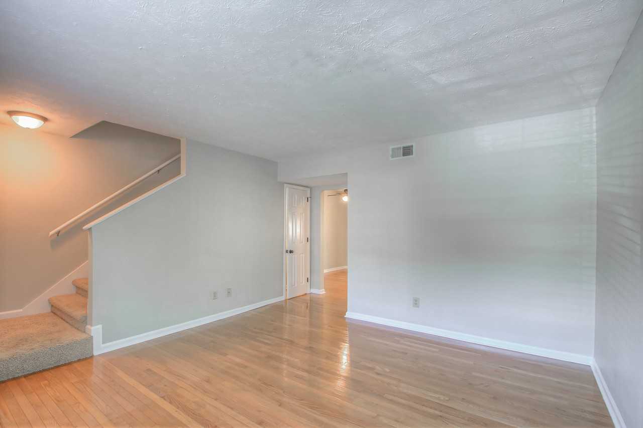 231 Thistle Ln - Photo 3 of 28