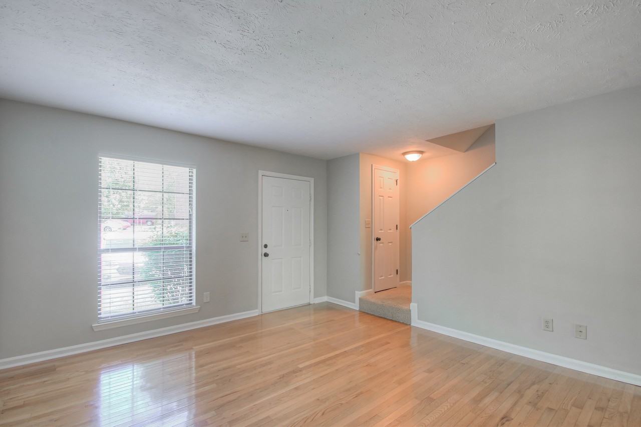 231 Thistle Ln - Photo 4 of 28