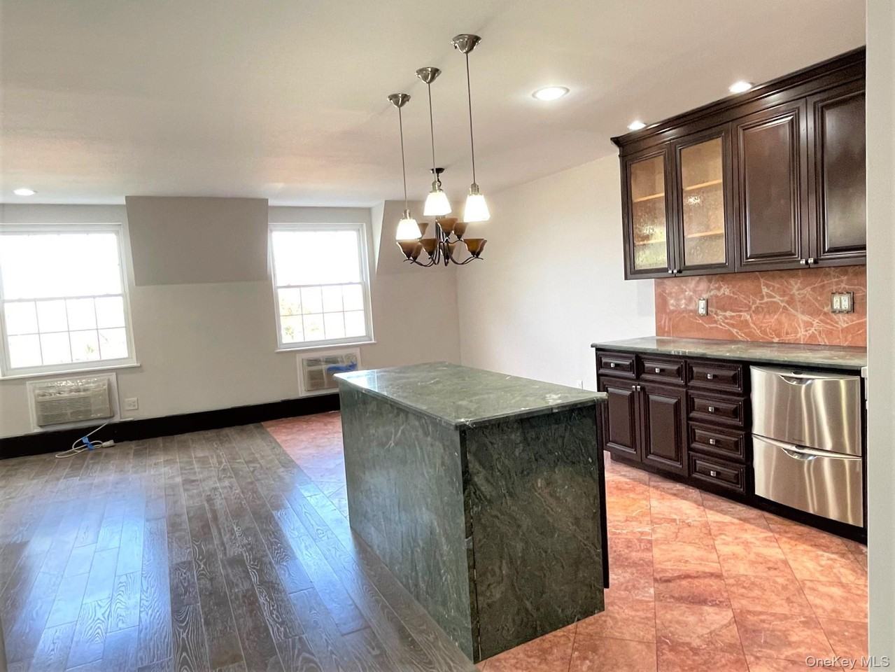 20530 Brian Cres ##3f - Photo 4 of 28