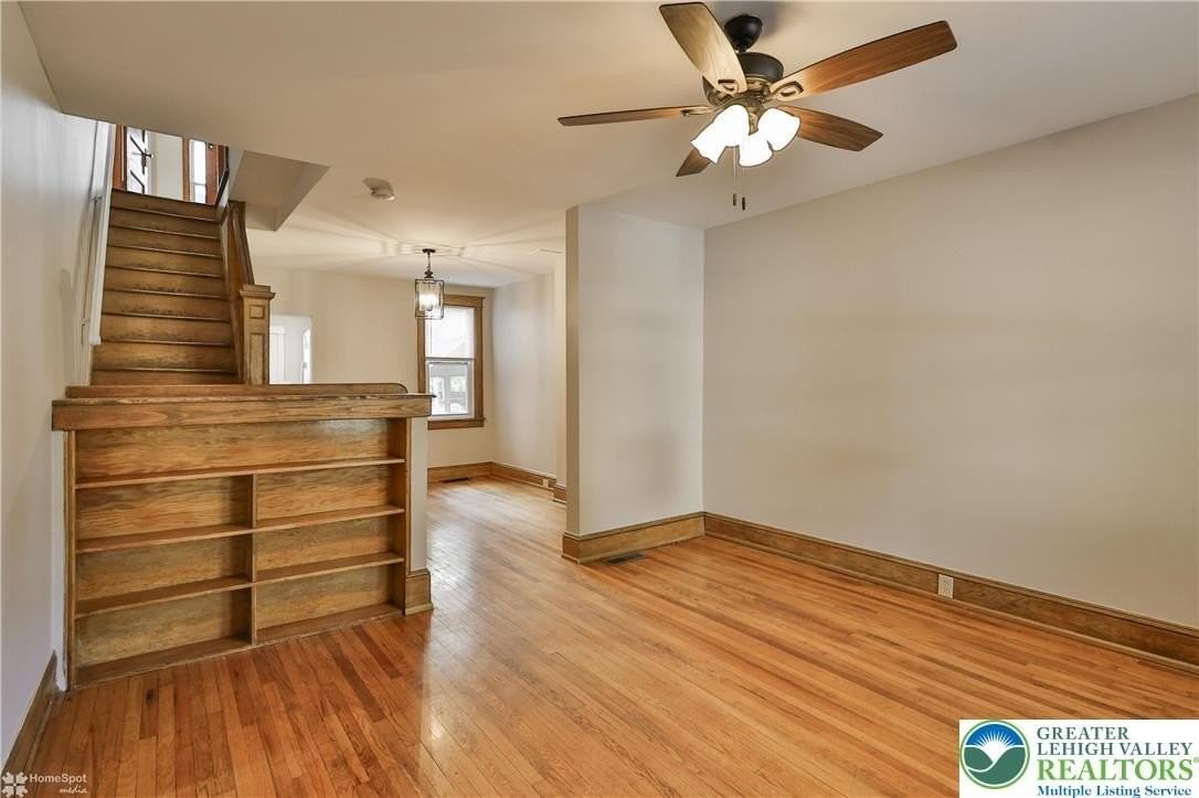 1035 Spring St - Photo 3 of 27