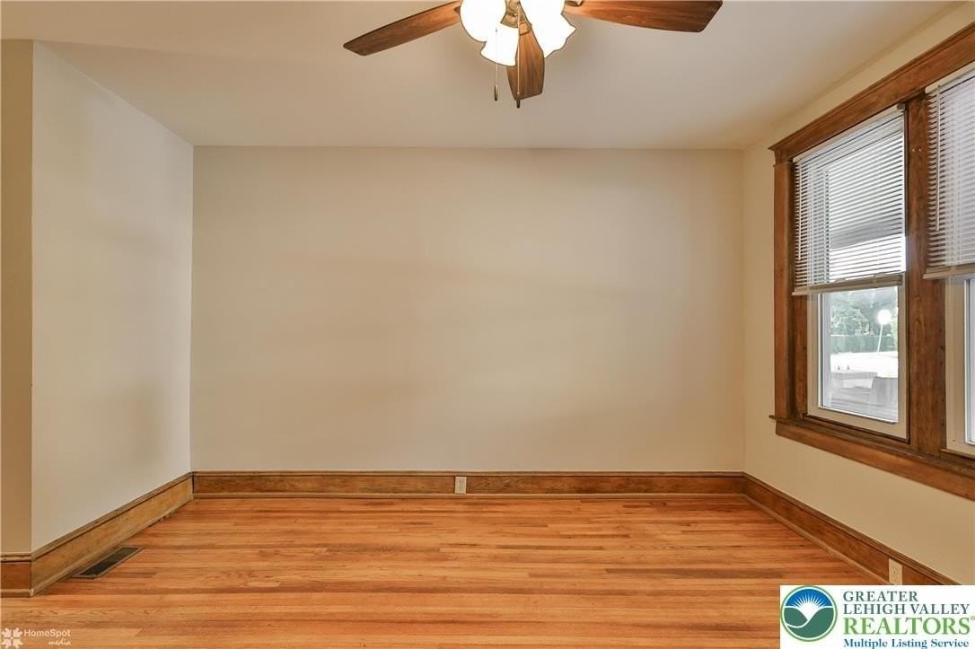 1035 Spring St - Photo 5 of 27