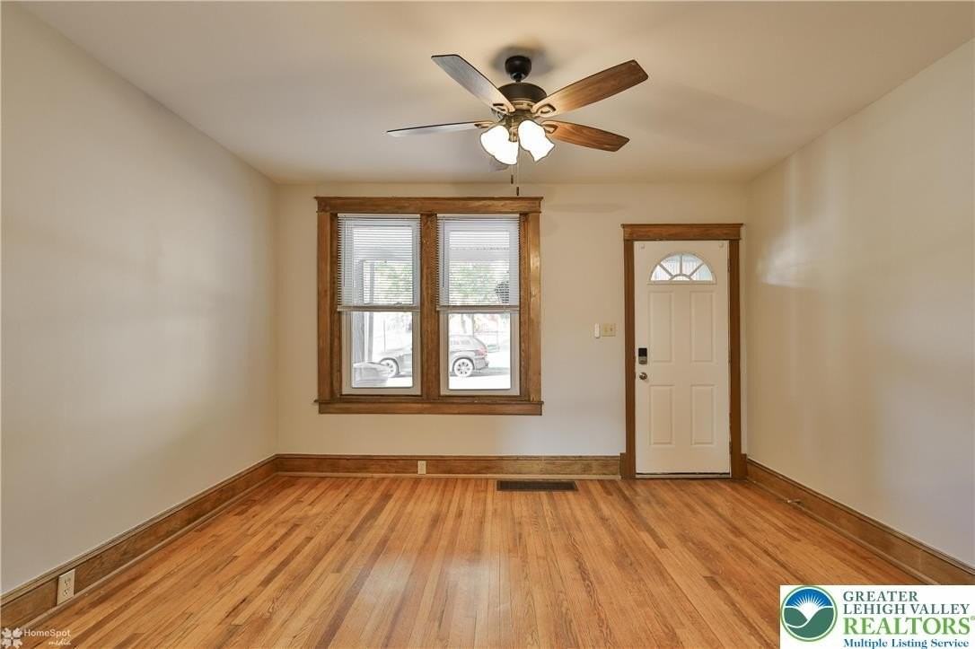 1035 Spring St - Photo 6 of 27