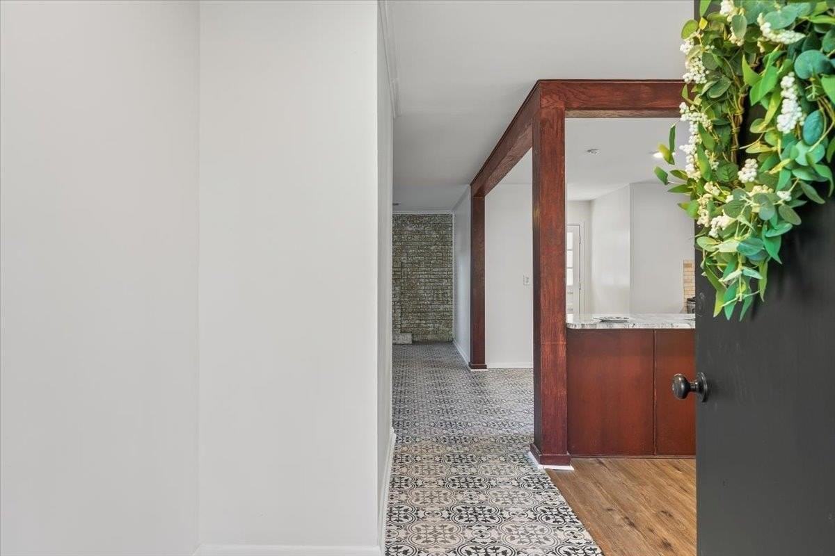 1554 Estate Dr - Photo 3 of 22