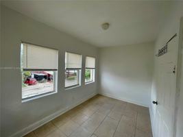 featured image of 1060 Nw 47th St #5