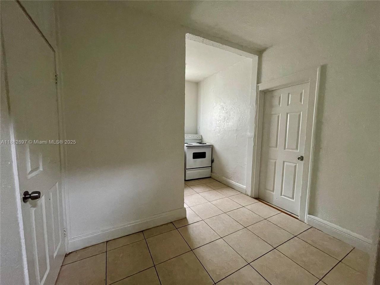 1060 Nw 47th St #5 - Photo 7 of 20