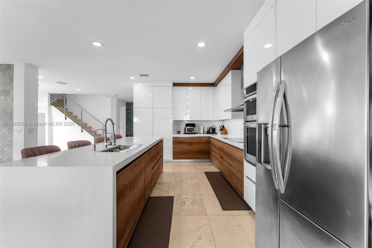 11229 Nw 44th Ter - Photo 6 of 49