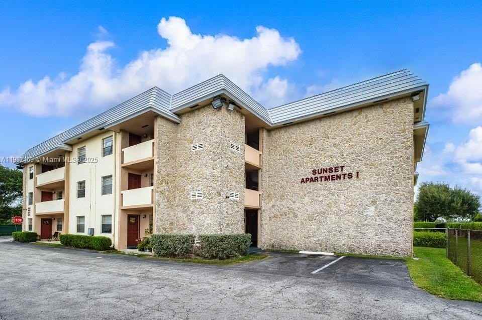 8951 Sw 72nd St #315 - Photo 3 of 10