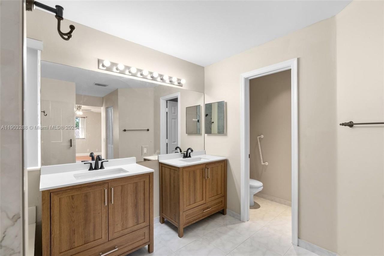 4490 Foxtail Ln - Photo 3 of 38