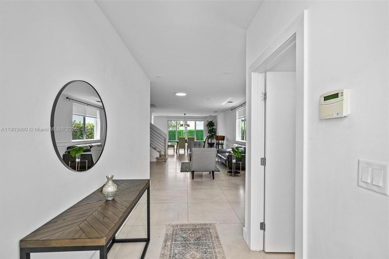 10330 Nw 68th St #0 - Photo 6 of 50