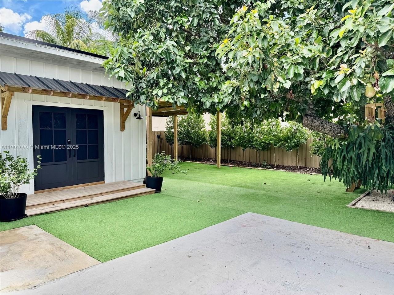 7030 Sw 87th Ct - Photo 3 of 16