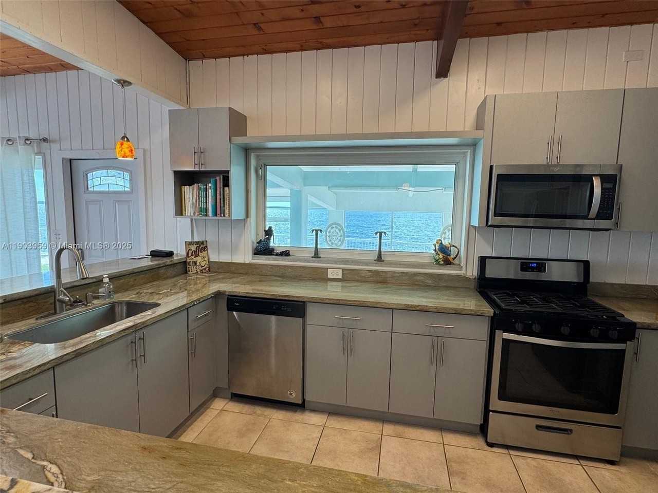 900 Morris Ave #0 - Photo 5 of 13