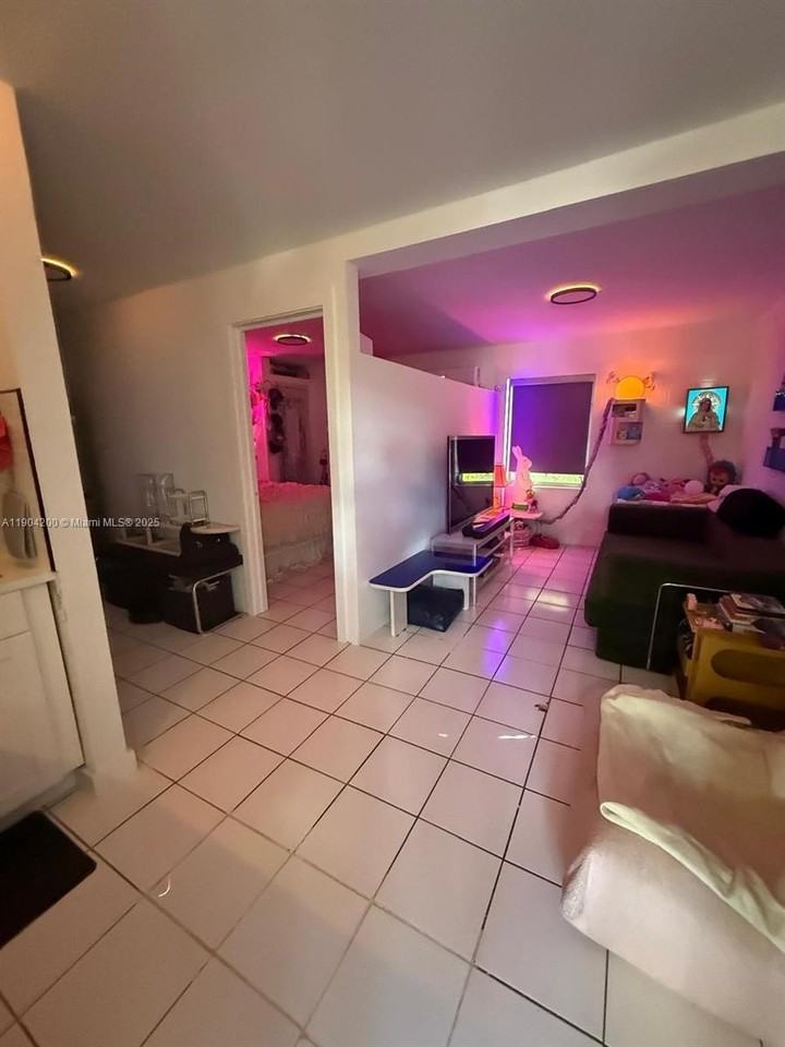 5028 Nw 3rd Ave #B - Photo 2 of 4