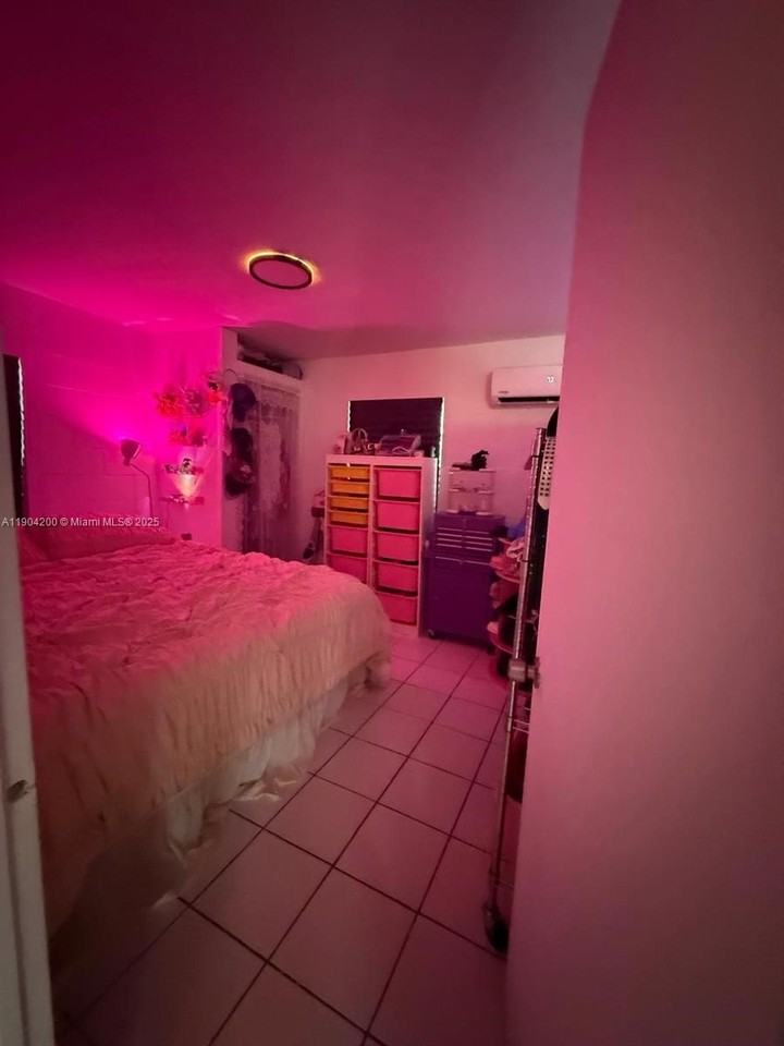 5028 Nw 3rd Ave #B - Photo 3 of 4