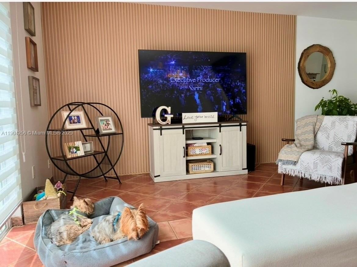 20884 Nw 2nd St - Photo 3 of 17