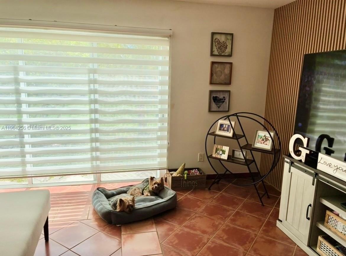 20884 Nw 2nd St - Photo 5 of 17