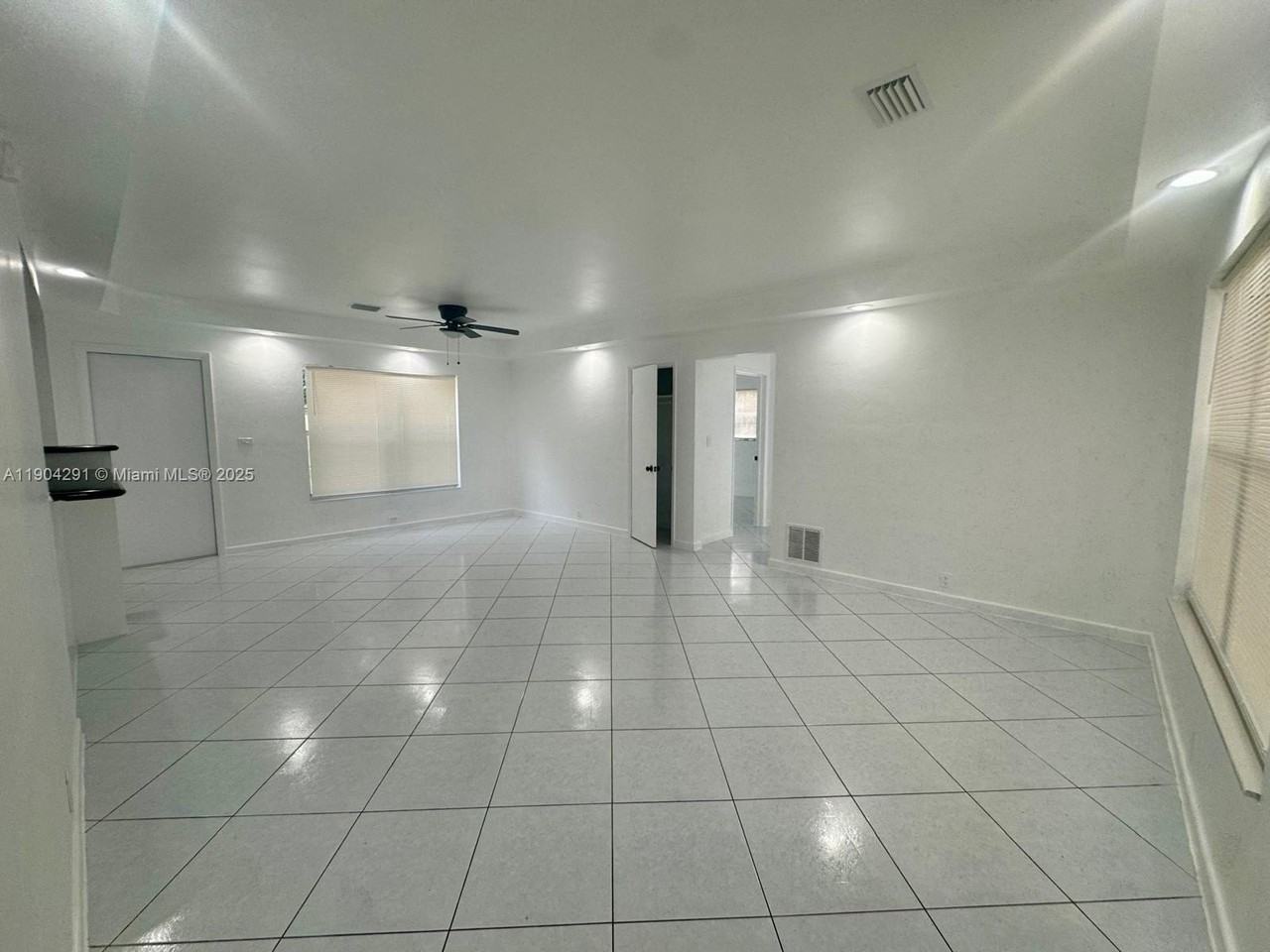 15211 Ne 10th Ave - Photo 6 of 12