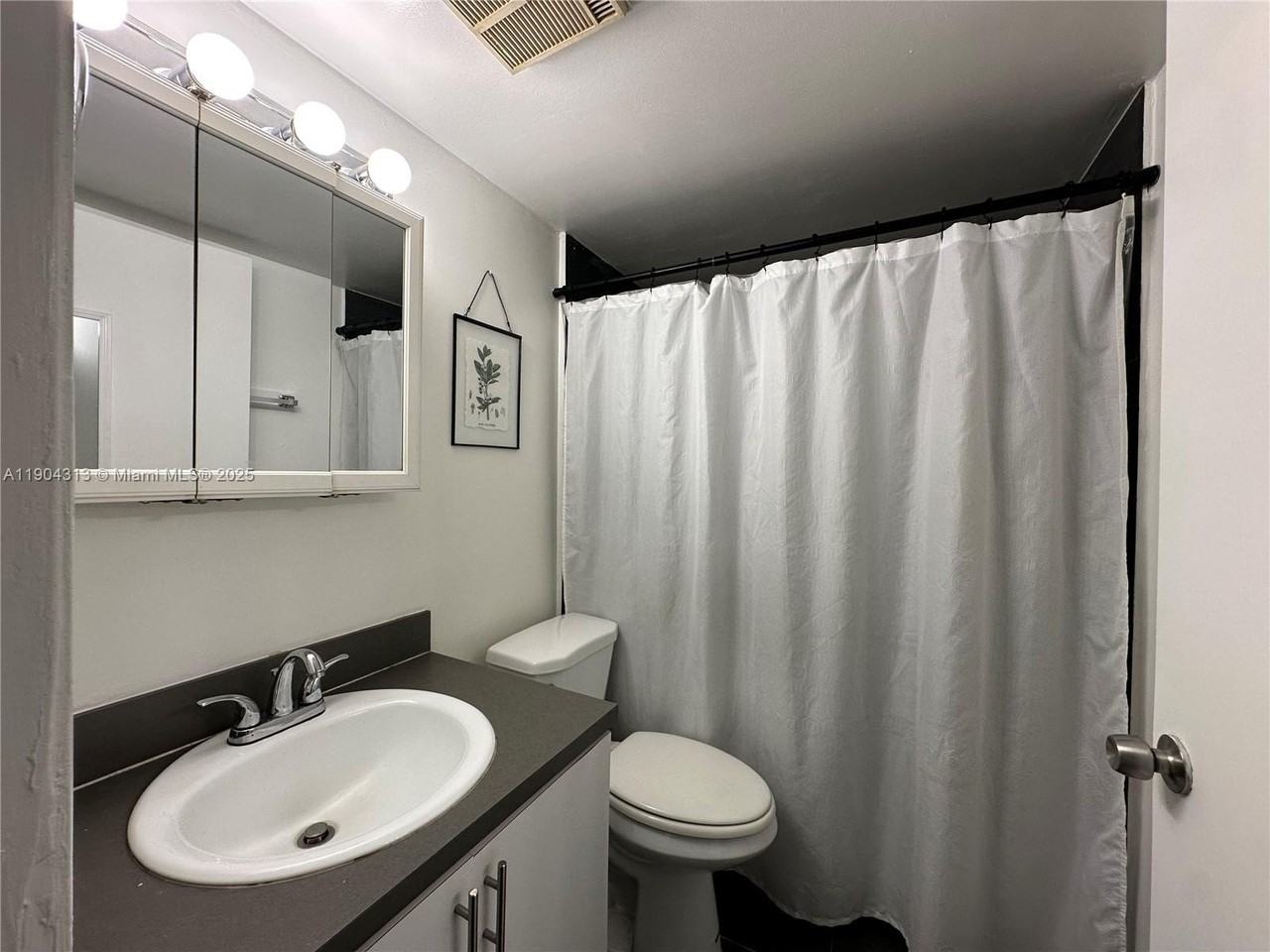 1720 Nw North River Dr #305 - Photo 6 of 15