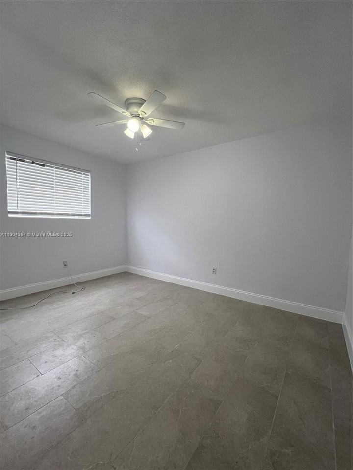 5990 Ne 4th Ct #1 - Photo 6 of 11