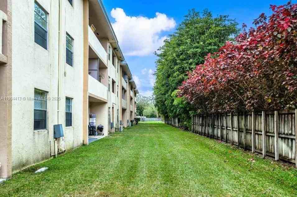 8951 Sw 72nd St #337 - Photo 3 of 9