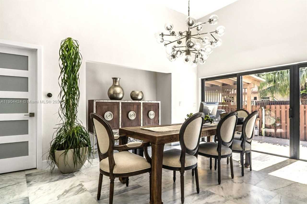 513 Leslie Dr #513 - Photo 5 of 25