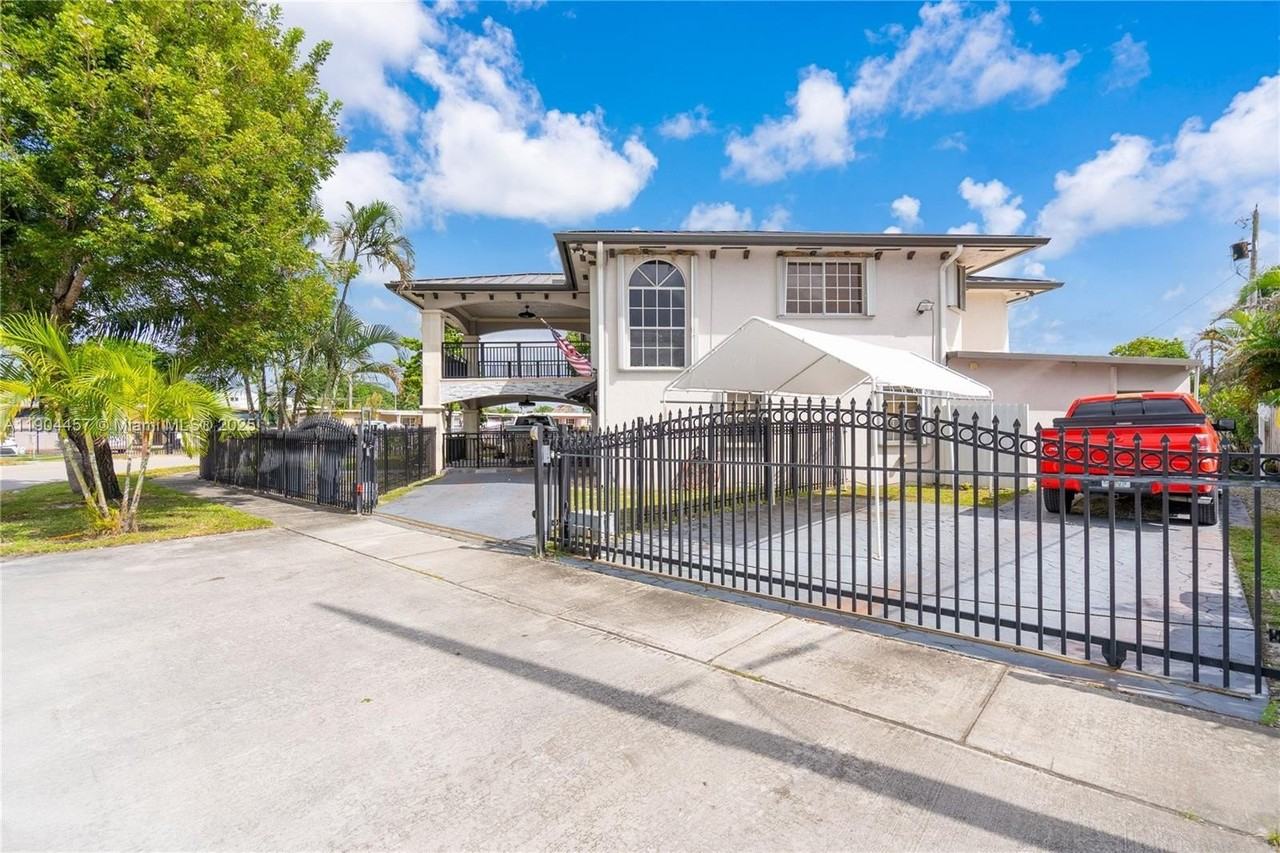 1541 East 6th Court #2 - Photo 3 of 41