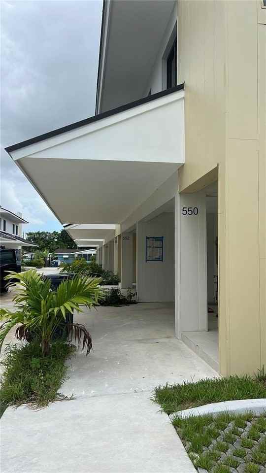 558 Nw 7th St #3 - Photo 2 of 2