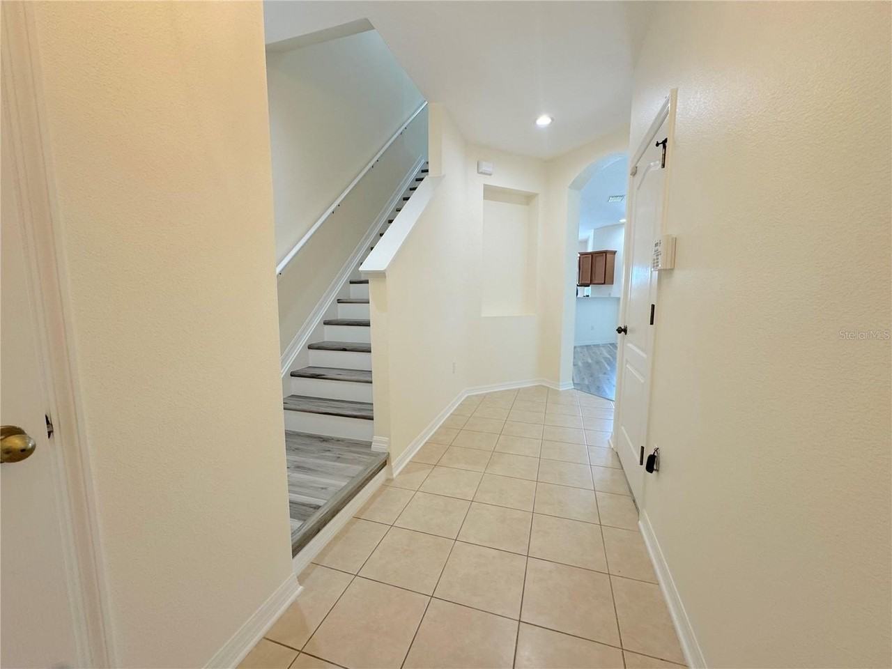 1390 Grantham Dr - Photo 2 of 30