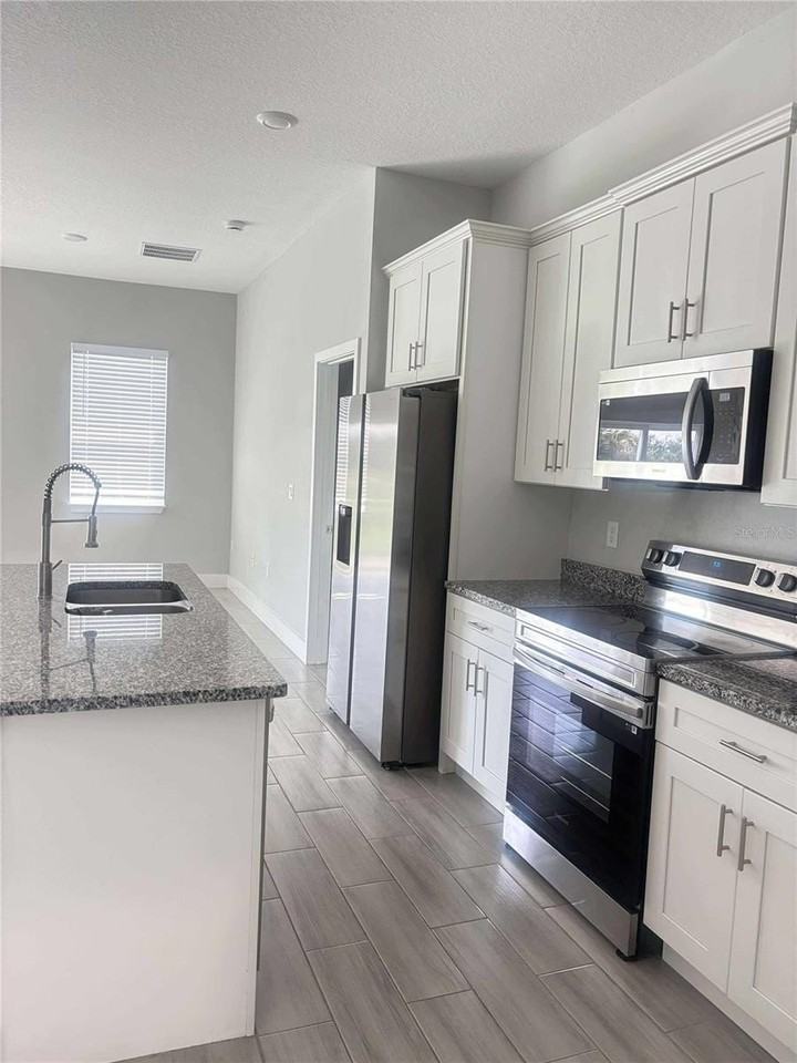 17 Cleat Ct - Photo 3 of 27