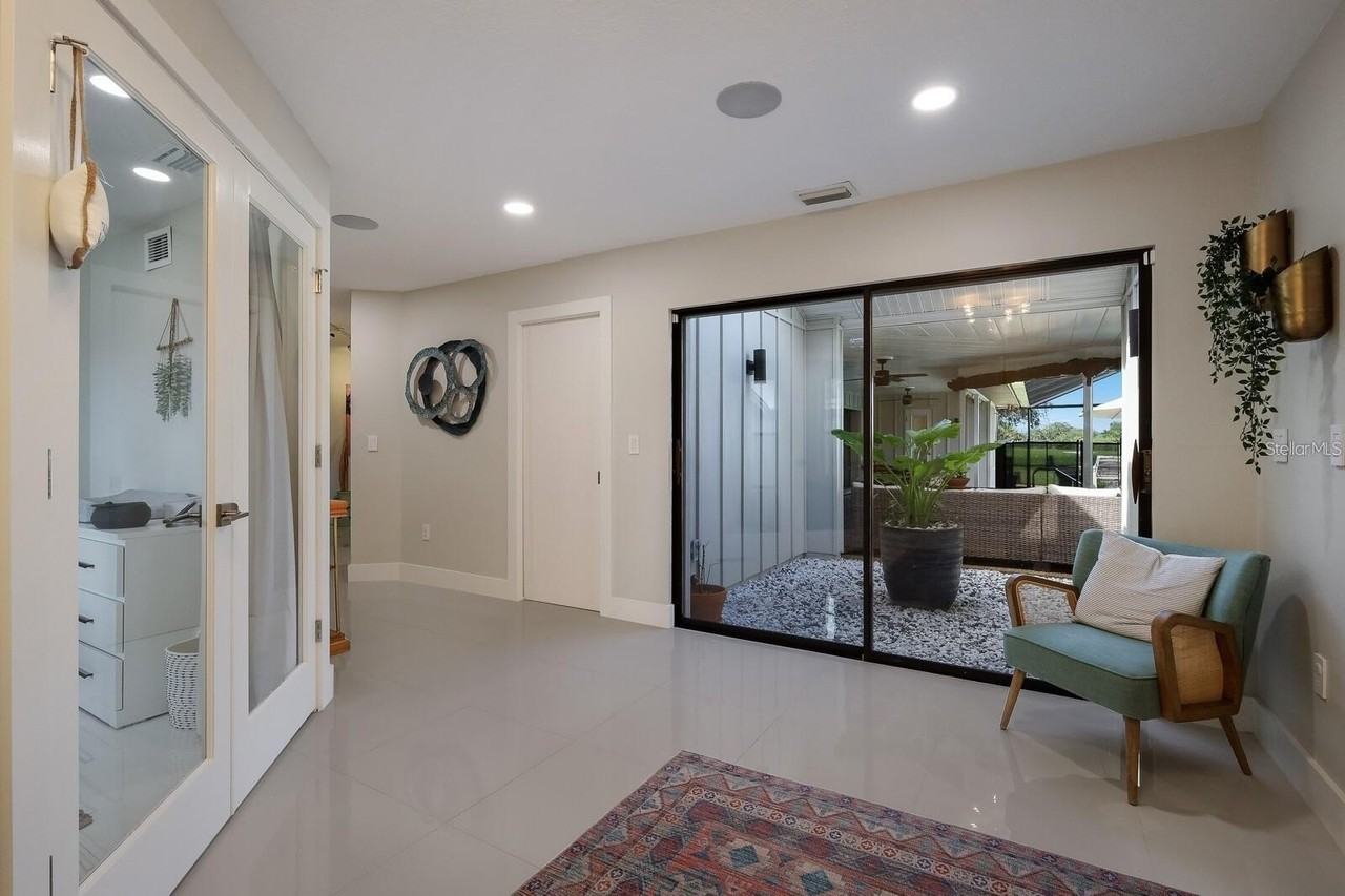 3705 Torrey Pines Blvd - Photo 2 of 30