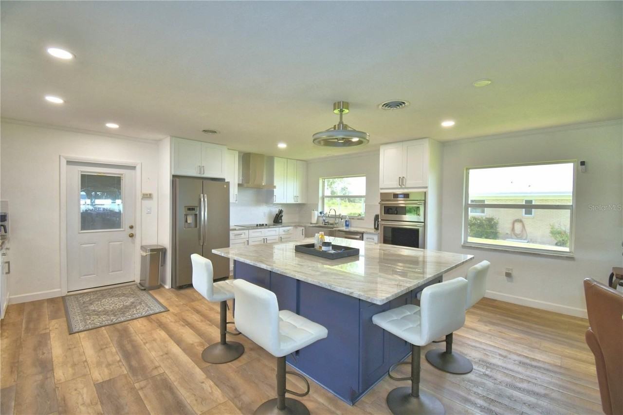 823 N Lake Reedy Blvd - Photo 4 of 12