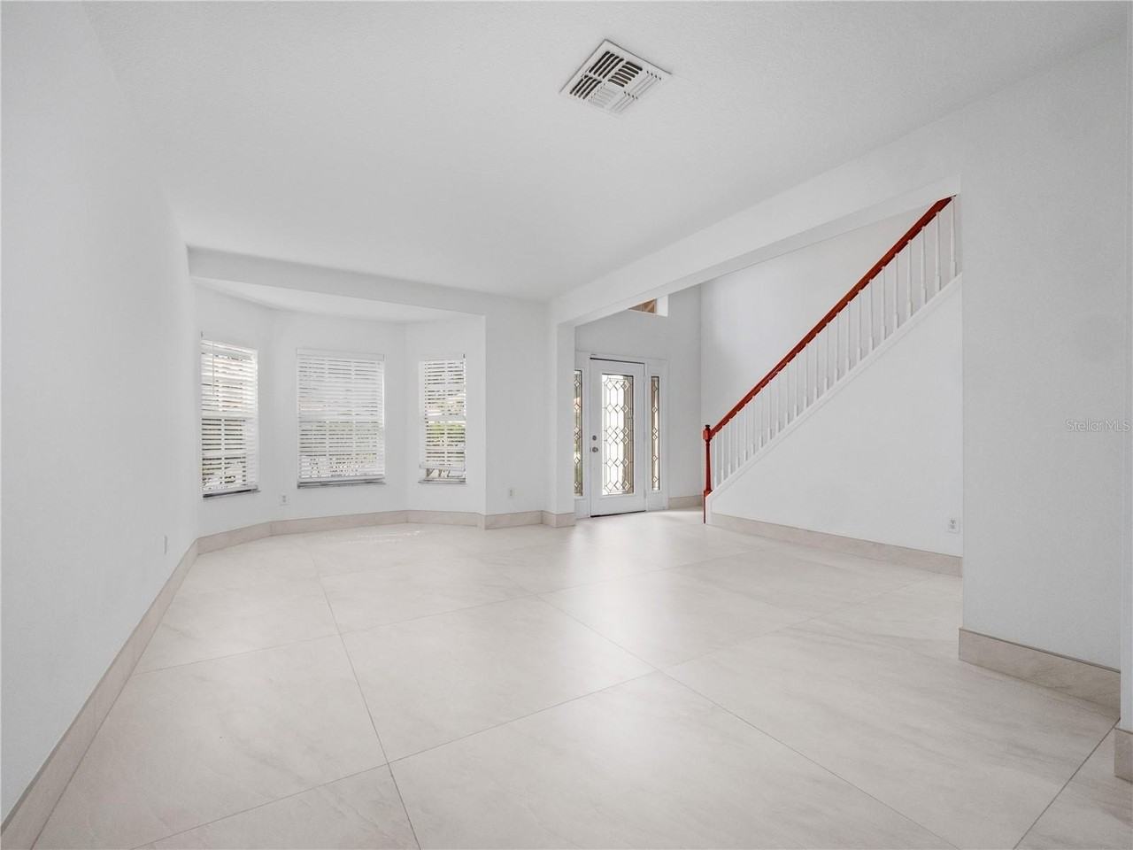 6457 Winder Oaks Boulevard - Photo 7 of 35