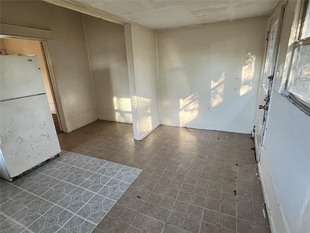 1223 E Parker St #2 - Photo 3 of 10