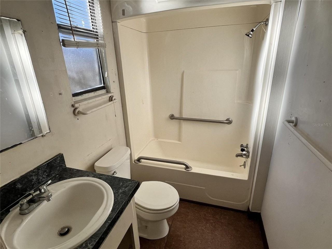 1223 E Parker St #2 - Photo 7 of 10