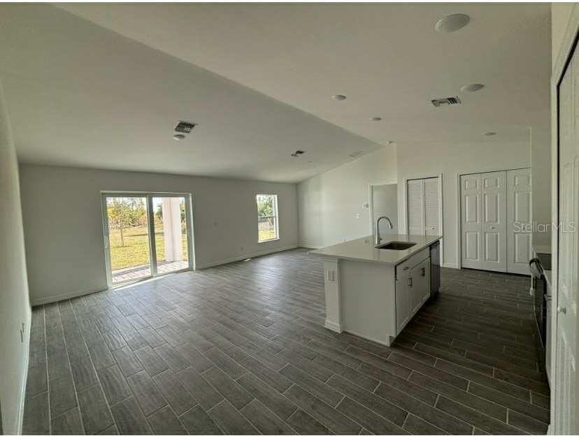 2409 Ne 7th Pl - Photo 2 of 6