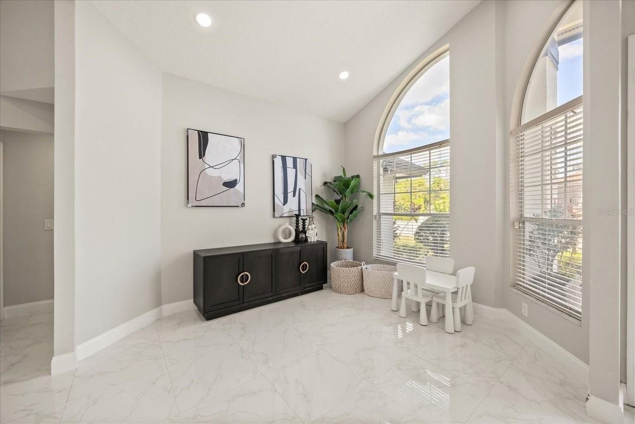 8663 Nicolewood Ct - Photo 4 of 40