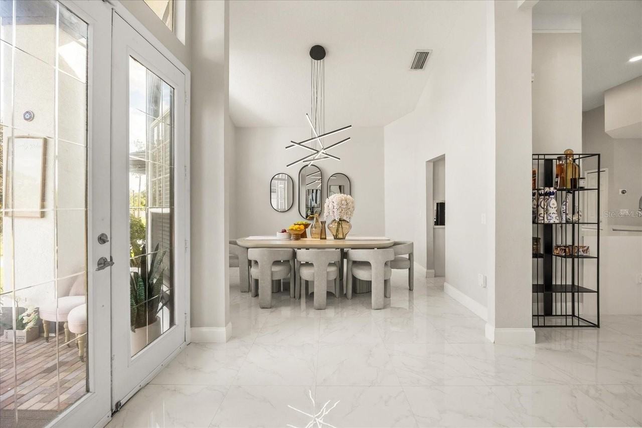 8663 Nicolewood Ct - Photo 6 of 40