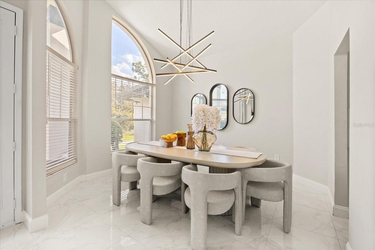 8663 Nicolewood Ct - Photo 7 of 40