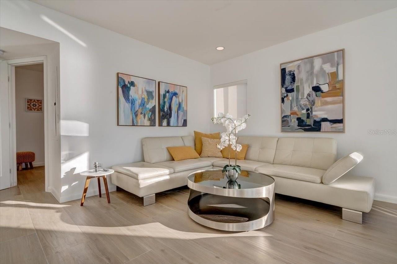 17852 Lee Ave - Photo 3 of 38