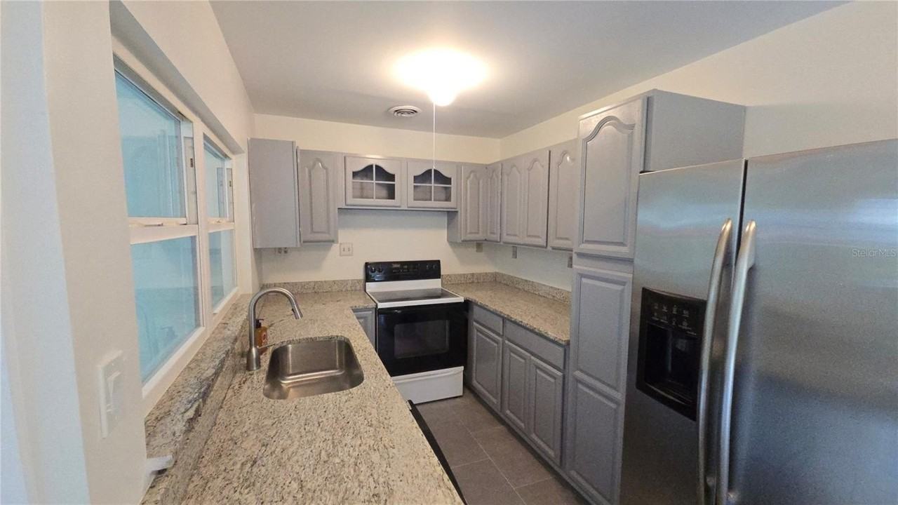 115 15th Ave Sw - Photo 3 of 13